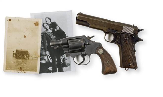 Bonnie & Clyde Colt 45 & Snub Nose 38